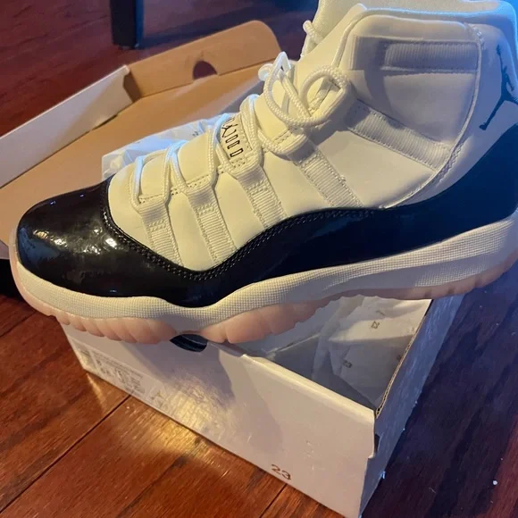 Authentic Girls Air Jordan 11 Retro Concord Sneakers size 6.5y - Picture 7 of 7